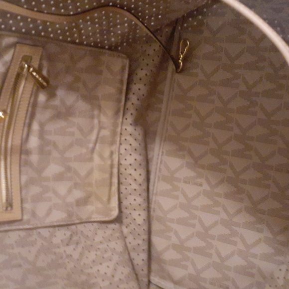 MICHAEL KORS TOTE BAG EUC - Picture 4 of 5